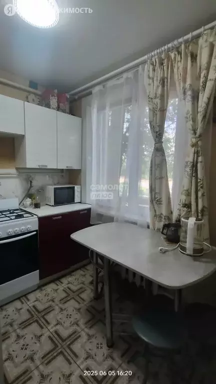 2-комнатная квартира: Астрахань, улица Бориса Алексеева, 6 (40 м) - Фото 0