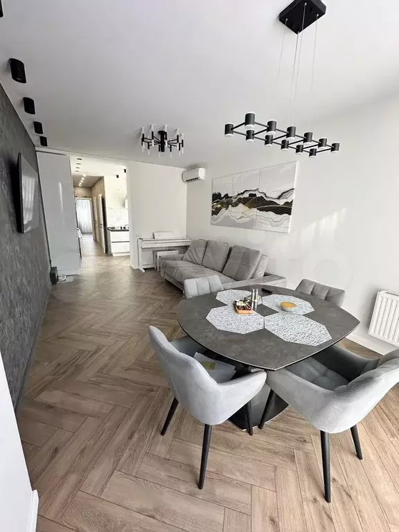 2-к. квартира, 71 м, 8/17 эт. - Фото 1