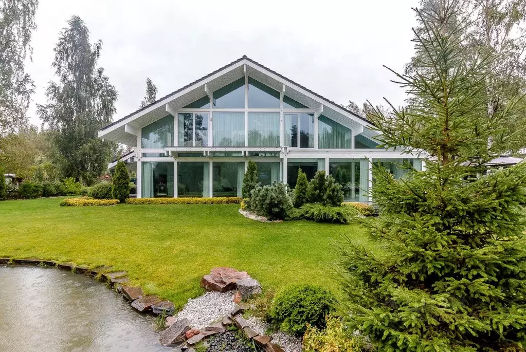 Коттедж в Ленинградская область, Ломоносовский район, Лебяженское ... - Фото 0