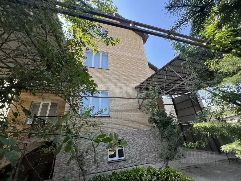 Дом в Ставропольский край, Ставрополь № 7 мкр, проезд Комиссаровский, ... - Фото 1