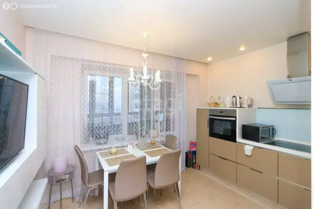 2-комнатная квартира: Иркутск, Дальневосточная улица, 108 (63.5 м) - Фото 1