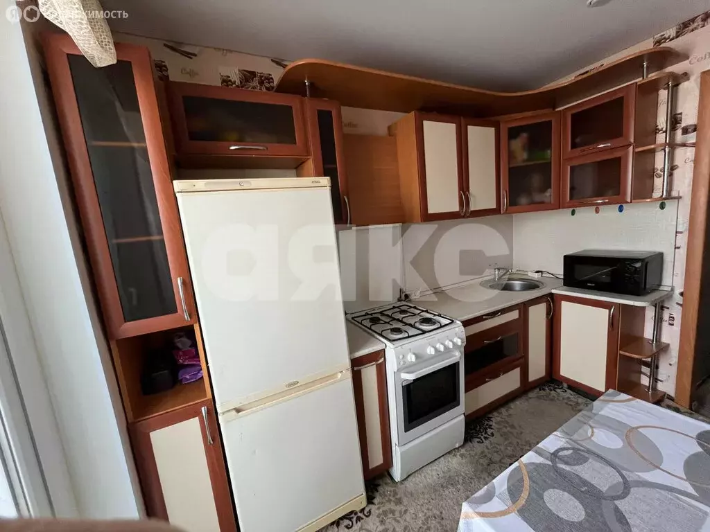 3-комнатная квартира: Нижнекамск, улица Менделеева, 2 (59.3 м) - Фото 1