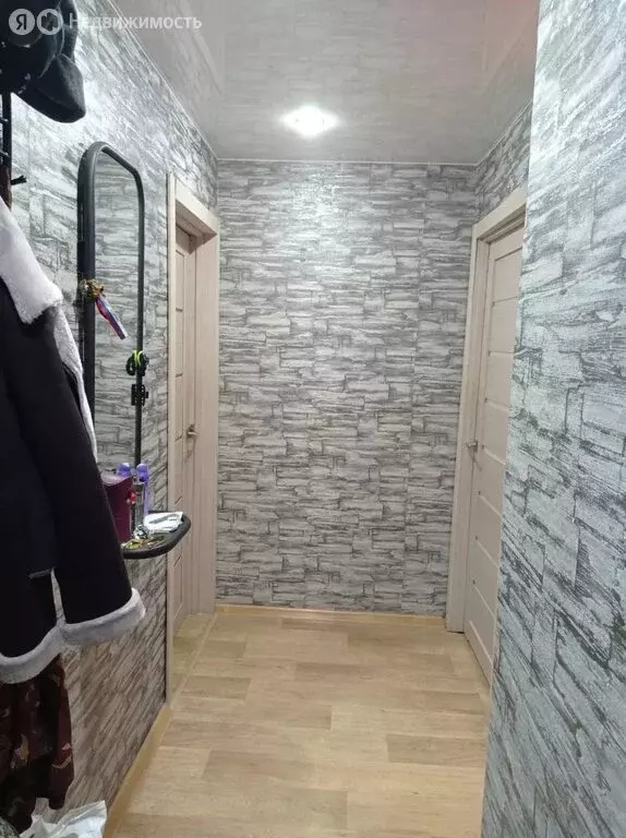 2-комнатная квартира: Абакан, улица Володарского, 1 (47 м) - Фото 1