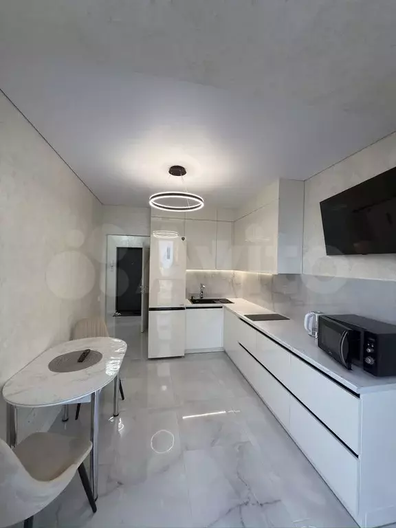 1-к. квартира, 38 м, 8/9 эт. - Фото 1