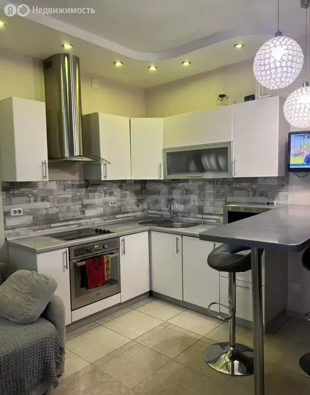 2-комнатная квартира: Челябинск, улица Бейвеля, 14 (60 м) - Фото 0