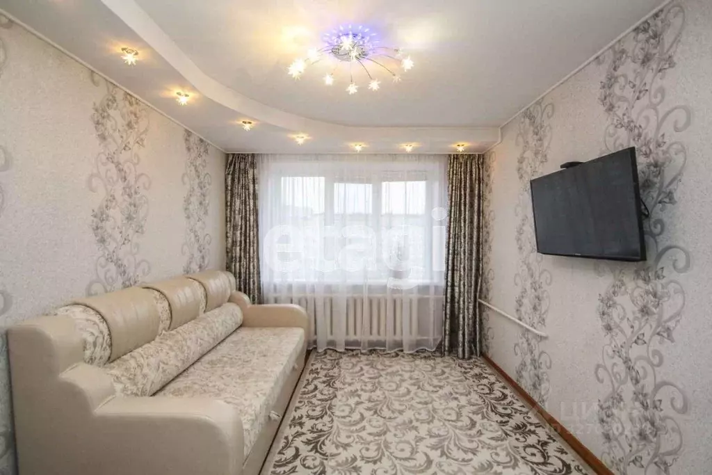 3-к кв. Тюменская область, Тюмень ул. Домостроителей, 10 (66.1 м) - Фото 1