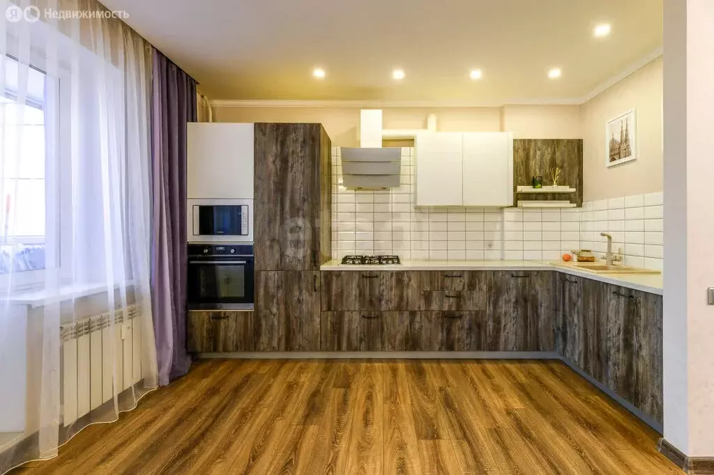 3-комнатная квартира: Казань, улица Сибгата Хакима, 5 (97.6 м) - Фото 1