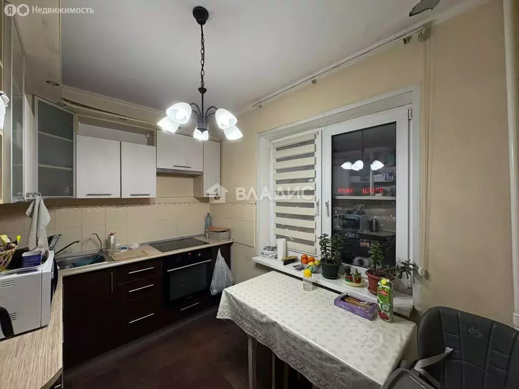 3-комнатная квартира: Волгоград, район Семь Ветров, бульвар 30-летия ... - Фото 2