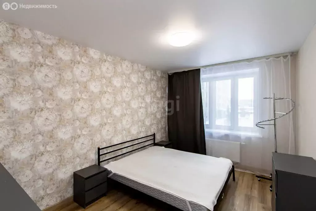 1-комнатная квартира: Тюмень, улица Республики, 204к11 (40.4 м) - Фото 2