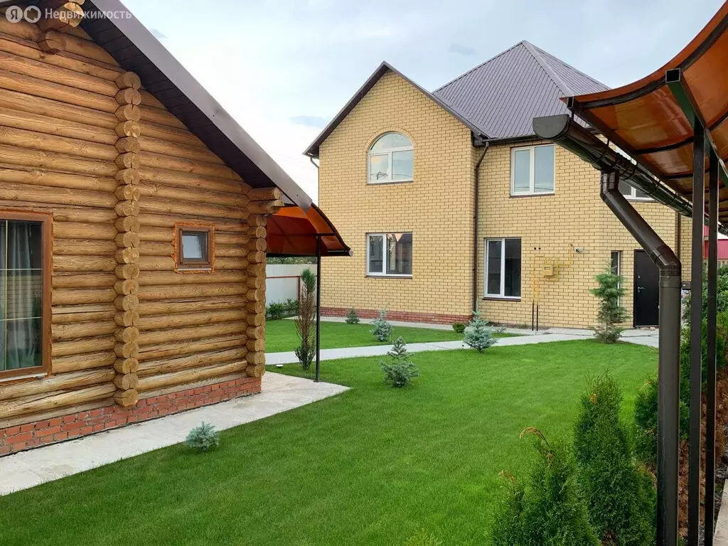 Дом в Ялуторовск, улица Червинского (190 м) - Фото 1