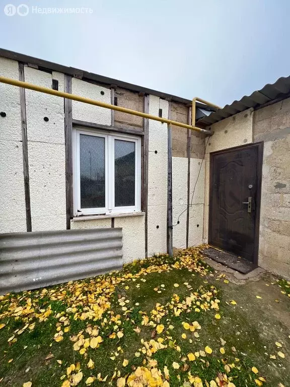 Дом в посёлок городского типа Заозёрное, Октябрьская улица (59 м) - Фото 1