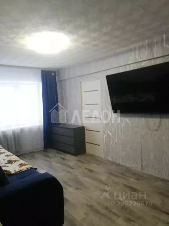 3-к кв. Омская область, Омск Заозерный мкр, ул. Глинки, 2 (56.9 м) - Фото 1