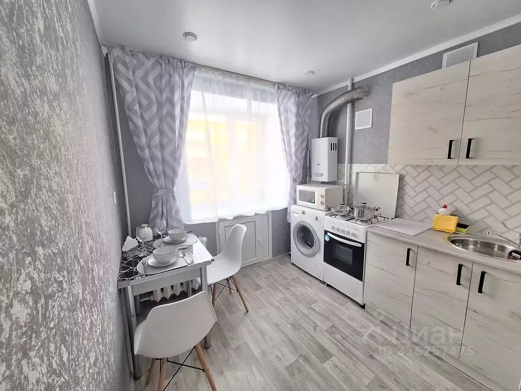 1-к кв. Башкортостан, Белебей Красная ул., 122 (36.0 м) - Фото 0