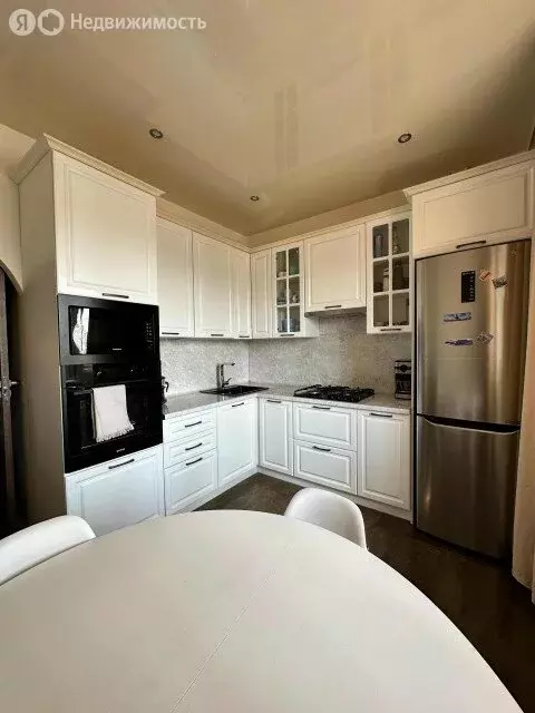 2-комнатная квартира: Якутск, улица Петровского, 12 (55 м) - Фото 1