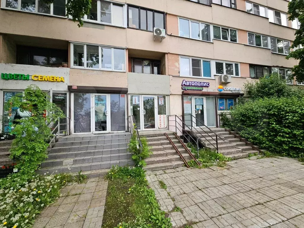 Вейпы, Алкомаркет, Юруслуги,Ломбард,пвз 63 м2 - Фото 1