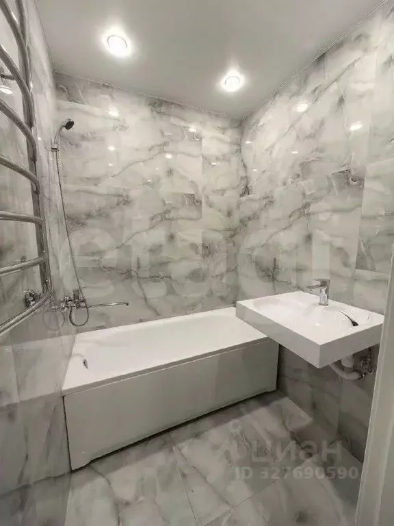 3-к кв. Татарстан, с. Высокая Гора ул. Большая Красная, 220А (74.0 м) - Фото 1