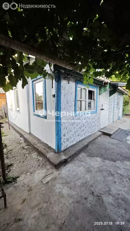 Дом в Новошахтинск, 10-я Шахтёрская улица, 17 (37 м) - Фото 1