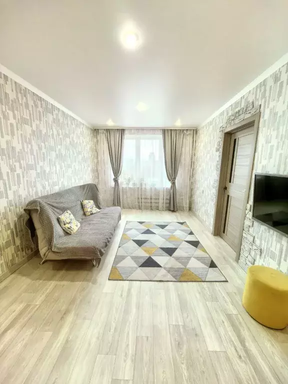 4-к кв. Татарстан, Набережные Челны 17-й комплекс, 12 (62.6 м) - Фото 1