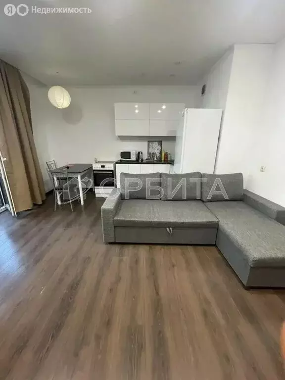 Квартира-студия: Тюмень, улица Тимофея Чаркова, 81 (27.7 м) - Фото 1