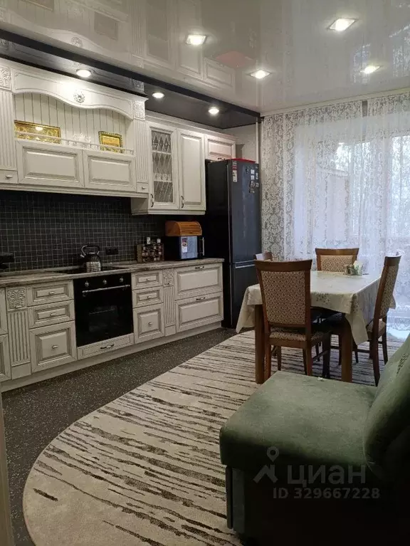3-к кв. Кировская область, Киров Комсомольская ул., 13б (96.8 м) - Фото 1