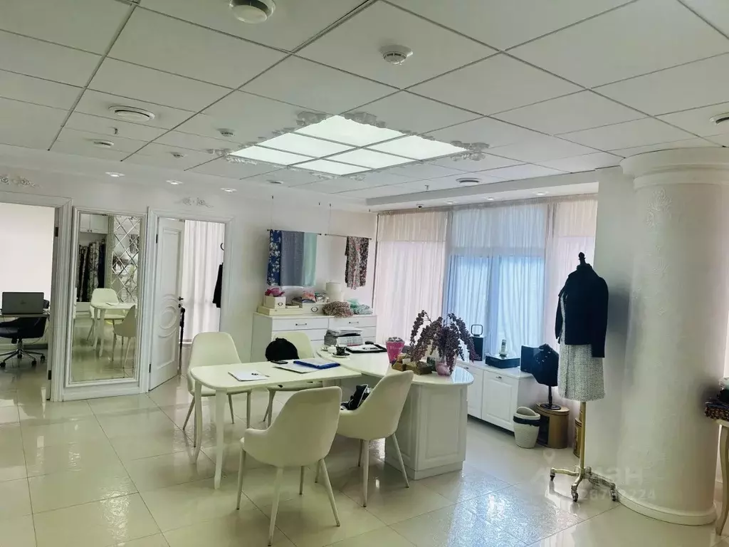 Помещение свободного назначения в Свердловская область, Екатеринбург ... - Фото 1