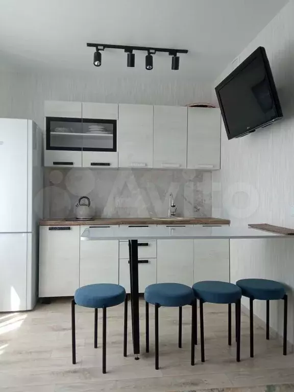 1-к. квартира, 42 м, 8/10 эт. - Фото 0