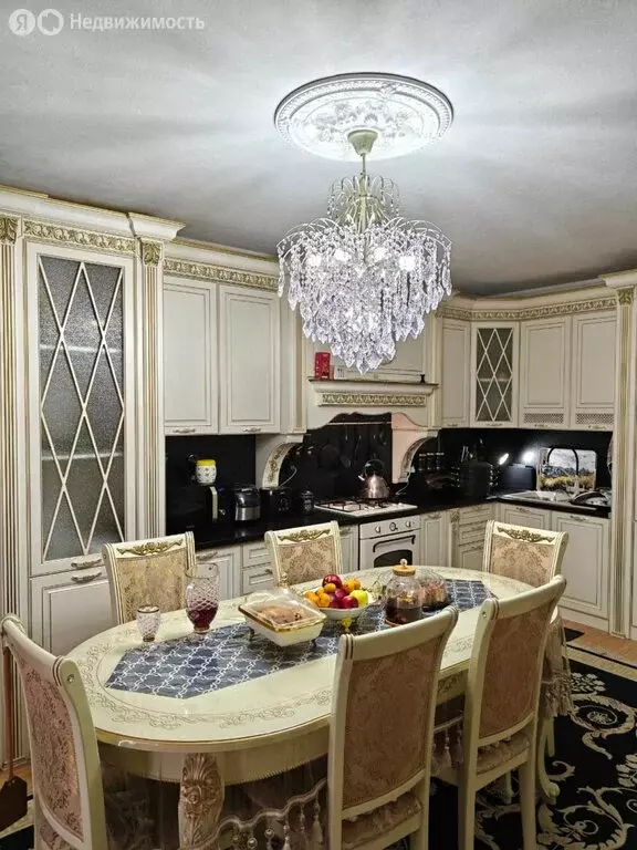 Дом в посёлок городского типа Семендер, проспект Казбекова (200 м) - Фото 1