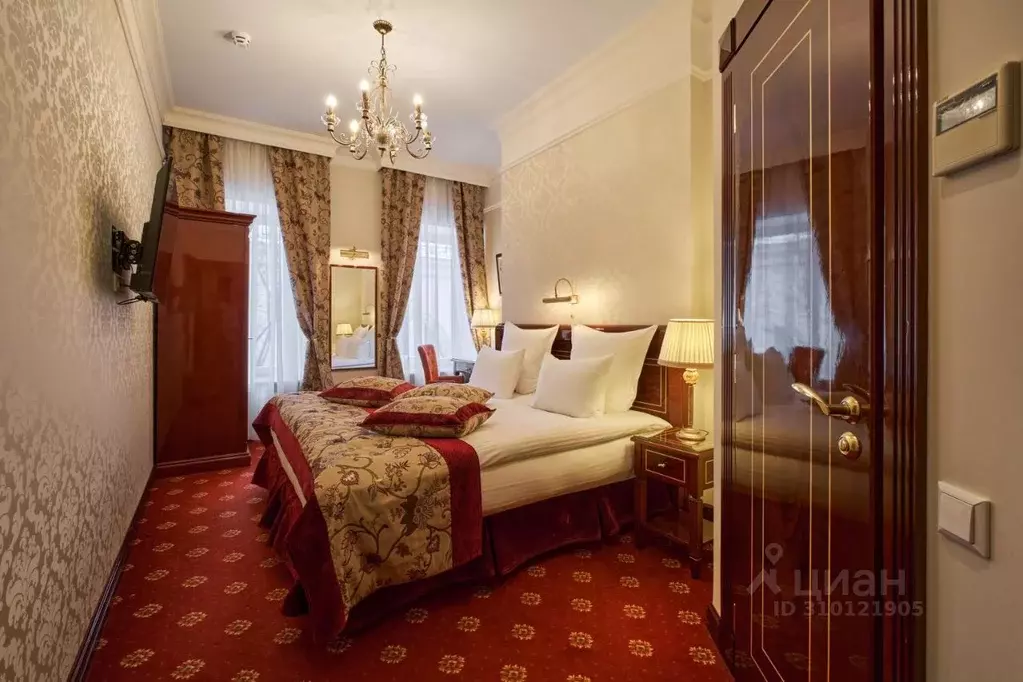 Комната Санкт-Петербург Большая Конюшенная ул., 12 (17.0 м) - Фото 0