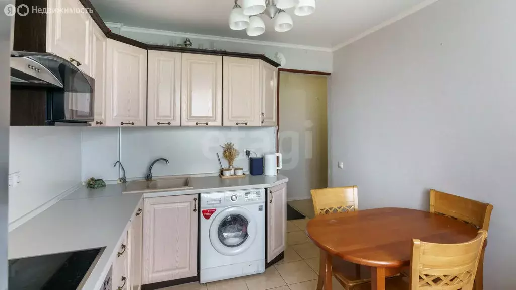 2-комнатная квартира: Тюмень, улица Щербакова, 88 (68 м) - Фото 1