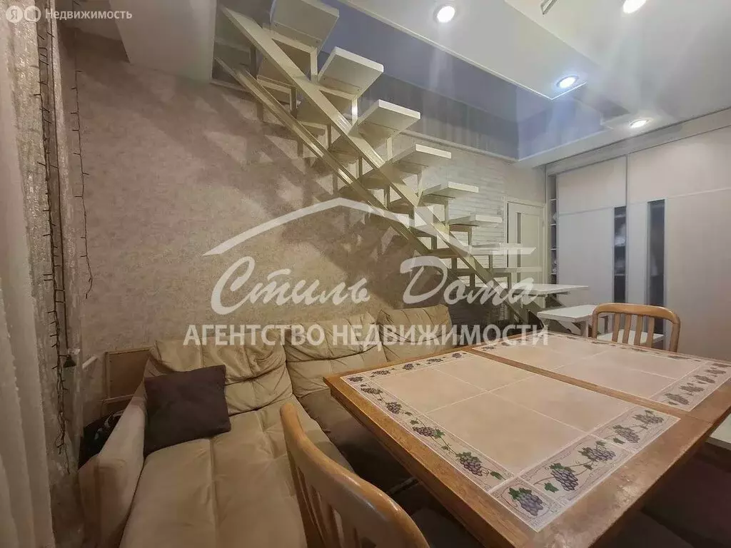 4-комнатная квартира: Волгоград, посёлок Ангарский, Куринская улица, ... - Фото 2