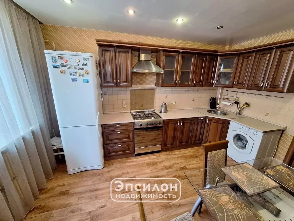 2-к кв. Курская область, Курск Орловская ул., 1 (64.5 м) - Фото 1