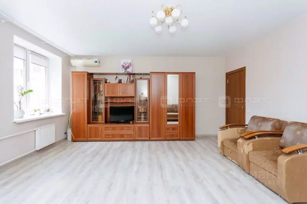 2-к кв. Татарстан, Казань ул. Нигматуллина, 1/47 (69.6 м) - Фото 2