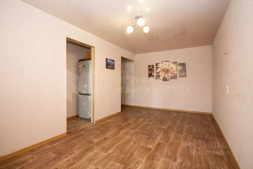 2-к кв. Тюменская область, Тюмень Барнаульская ул., 34 (46.0 м) - Фото 0