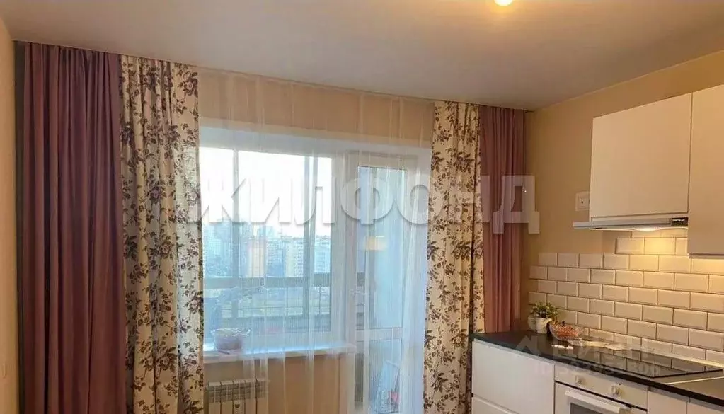 2-к кв. Новосибирская область, Новосибирск ул. Мясниковой, 4/1 (65.0 ... - Фото 2