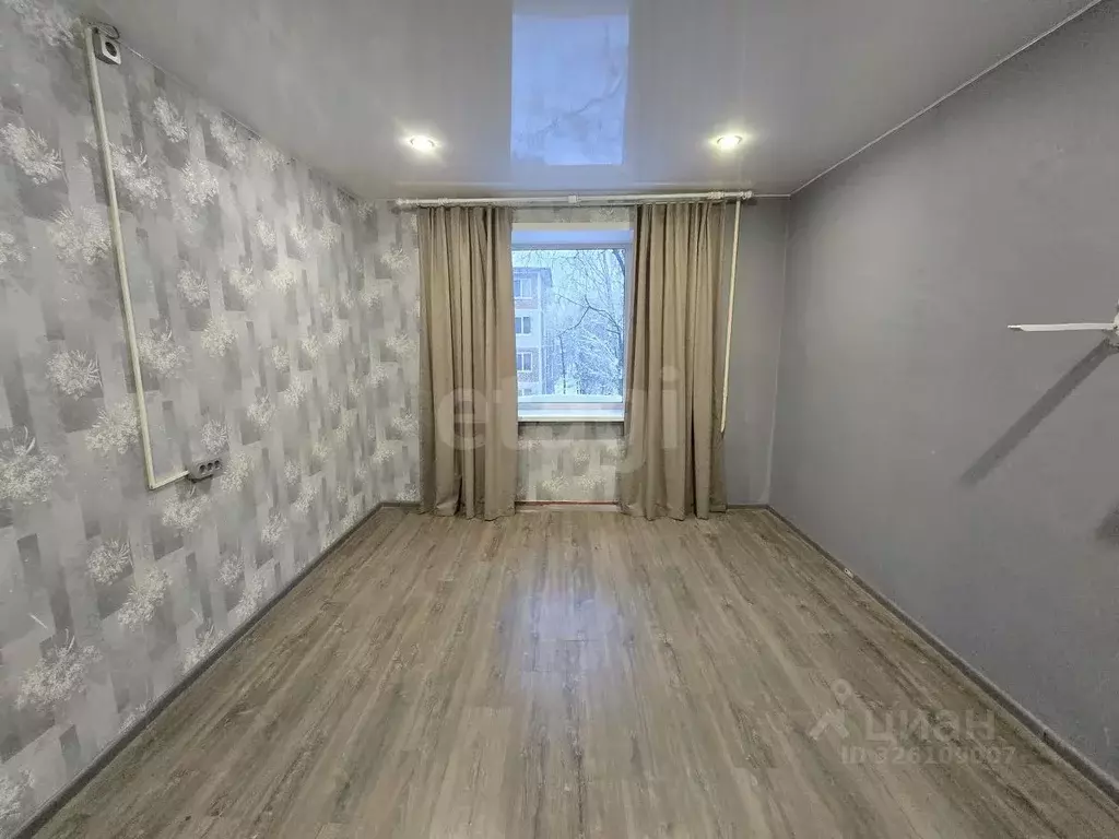 Комната Смоленская область, Смоленск ул. Попова, 38Ак2 (12.6 м) - Фото 1