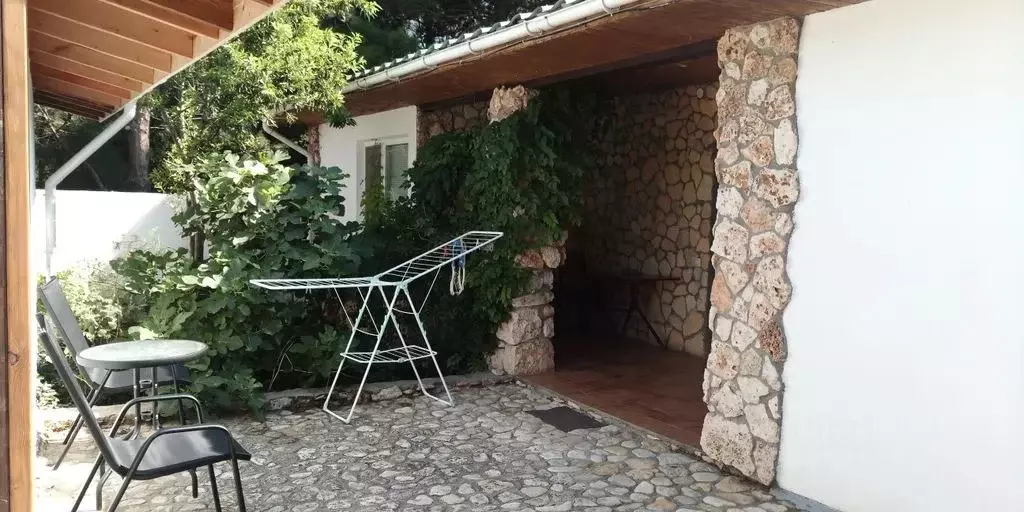 Дом в Крым, Черноморский район, Оленевское с/пос, с. Оленевка ул. ... - Фото 2