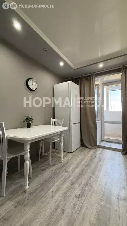 2-комнатная квартира: Октябрьский, проспект Ленина, 75В (64.3 м) - Фото 1