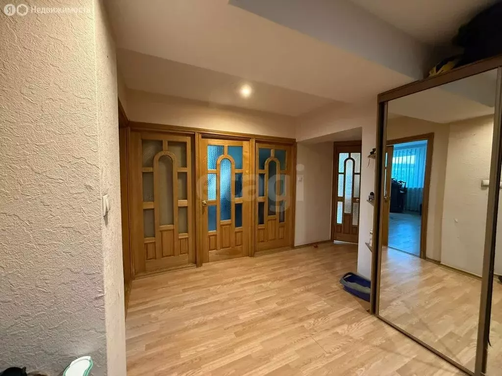 4-комнатная квартира: Южно-Сахалинск, улица Алексея Максимовича ... - Фото 2