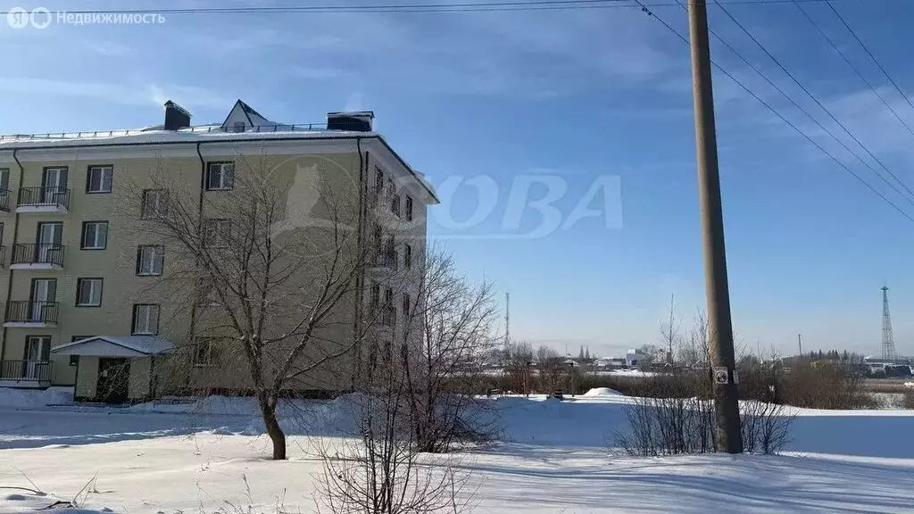 3-комнатная квартира: село Исетское, улица Янтимирова, 1 (58.8 м) - Фото 1