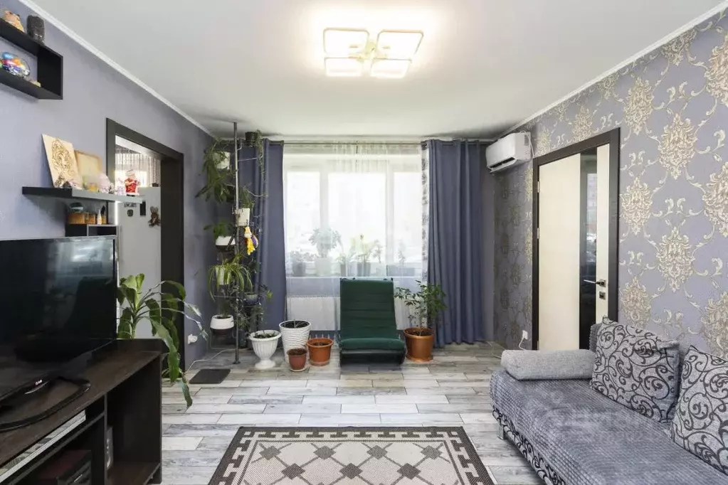 3-к кв. Тюменская область, Тюмень ул. Павла Шарова, 5 (56.1 м) - Фото 1