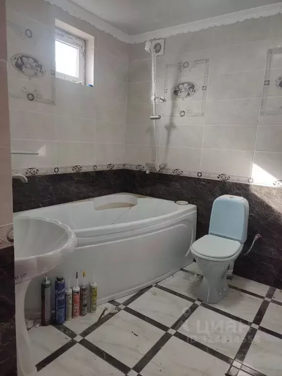 Дом в Крым, Сакский район, с. Ромашкино ул. Дружбы, 55 (68 м) - Фото 1