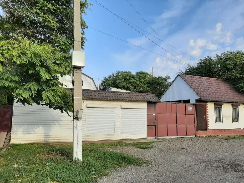 Дом в Краснодарский край, Лабинск ул. Победы, 165 (125 м) - Фото 1