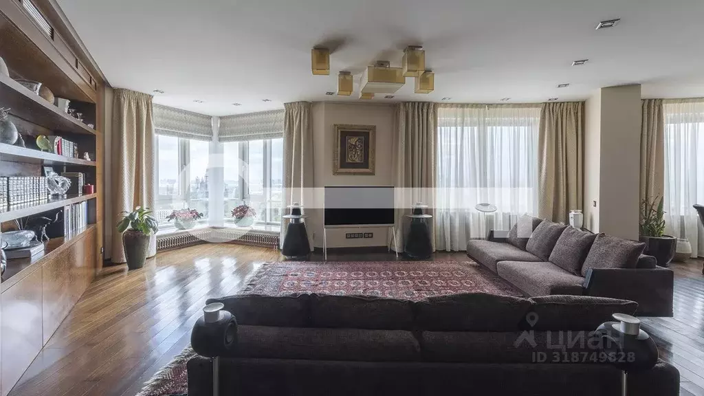 3-к кв. Москва Мосфильмовская ул., 70к3 (188.0 м) - Фото 0