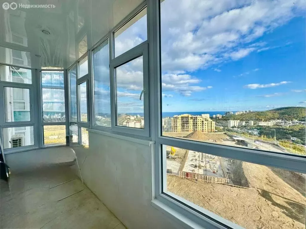 1-комнатная квартира: Алушта, улица 60 лет СССР, 27 (37 м) - Фото 1