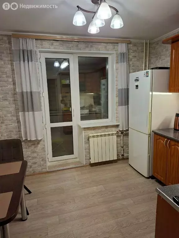 2-комнатная квартира: Артём, улица Фрунзе, 58 (52.7 м) - Фото 1