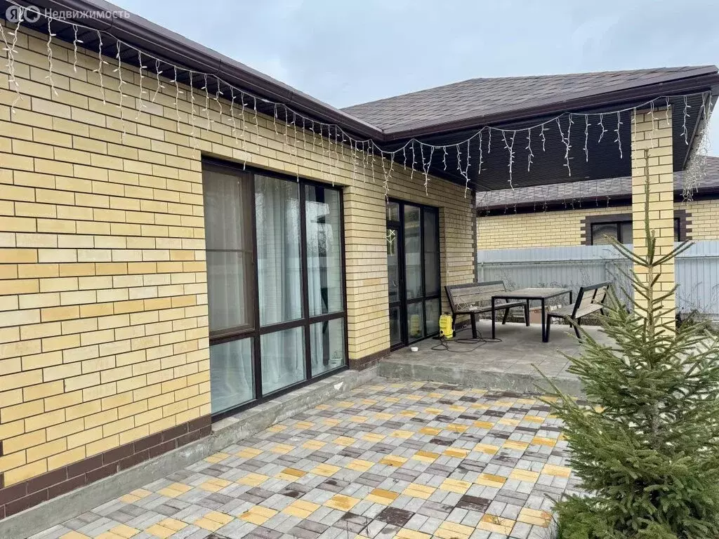 Дом в Волгоградская область, рабочий посёлок Средняя Ахтуба, улица ... - Фото 2