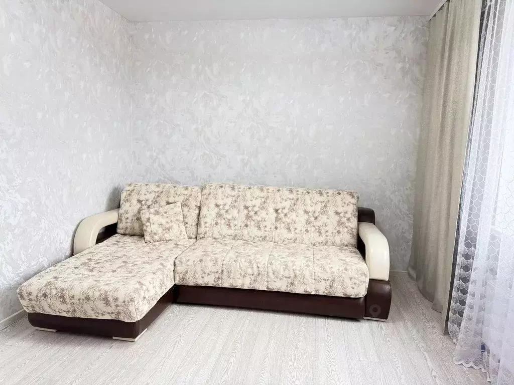 1-к кв. Татарстан, с. Высокая Гора ул. Рождественская, 12А (35.0 м) - Фото 0
