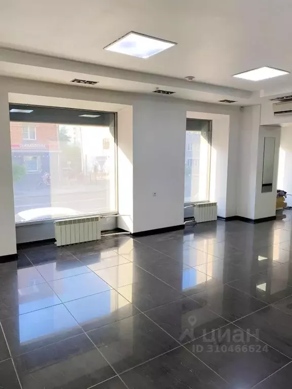Помещение свободного назначения в Красноярский край, Красноярск ул. ... - Фото 1