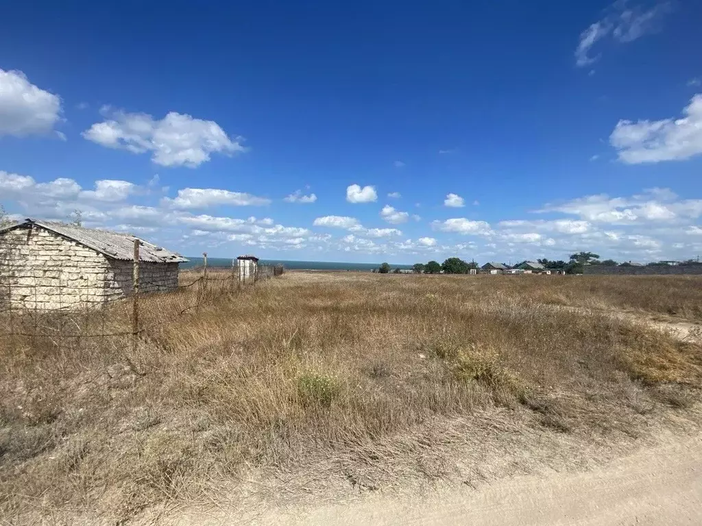 Участок в Крым, Ленинский район, Семисотское с/пос, с. Каменское  (6.0 ... - Фото 1