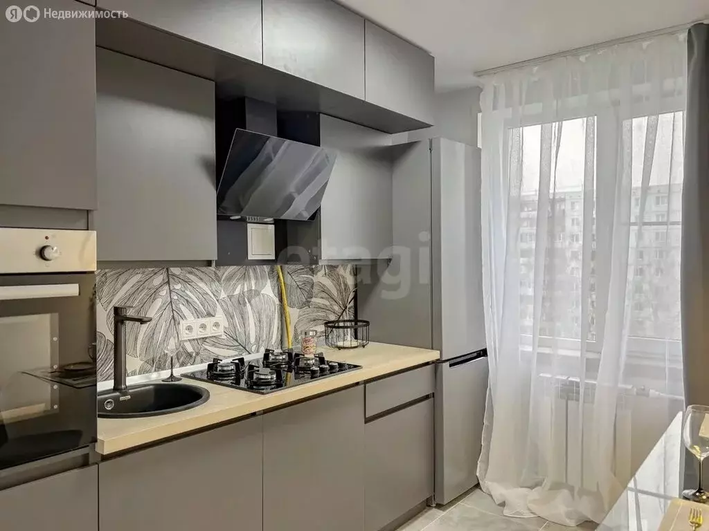 3-комнатная квартира: Псков, проспект Энтузиастов, 3 (65.2 м) - Фото 1